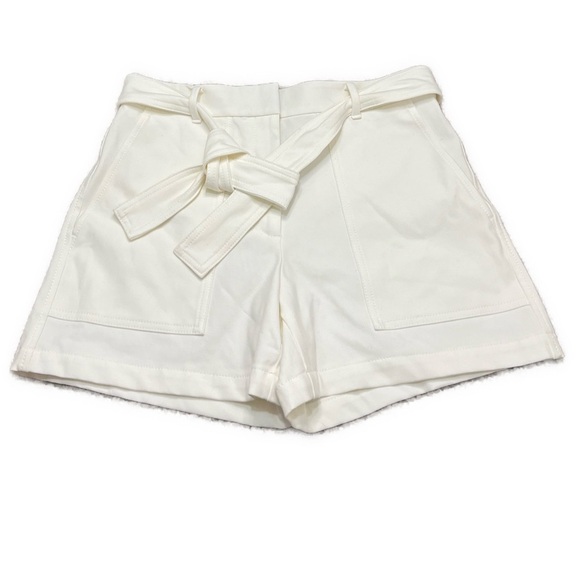 Ann Taylor Pants - Ann Taylor NWT Marina Shorts With Belt Nautical White Sz 6